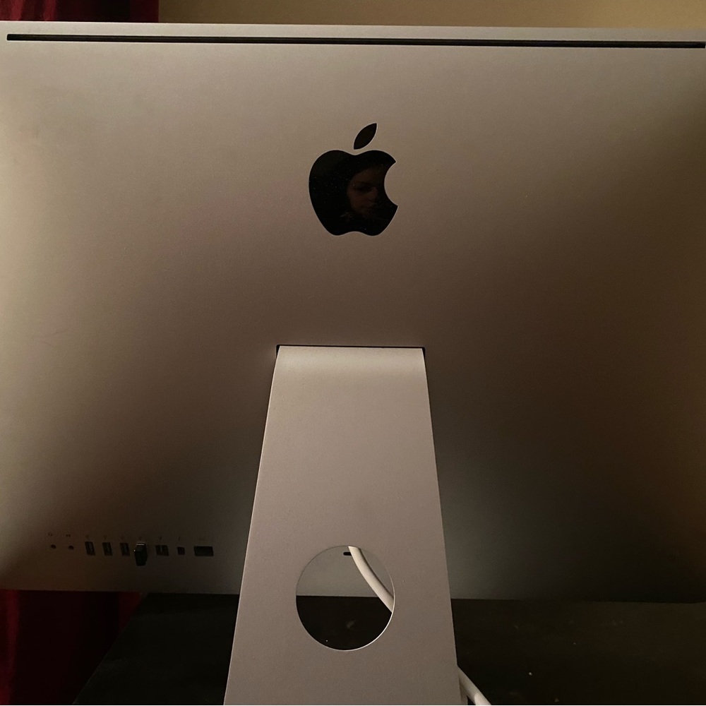 Apple Monitor - Picture 2 of 3